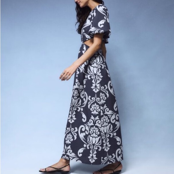 Abercrombie & Fitch Short Sleeve Cutout Maxi Dress in Blue Pattern - Picture 2 of 5